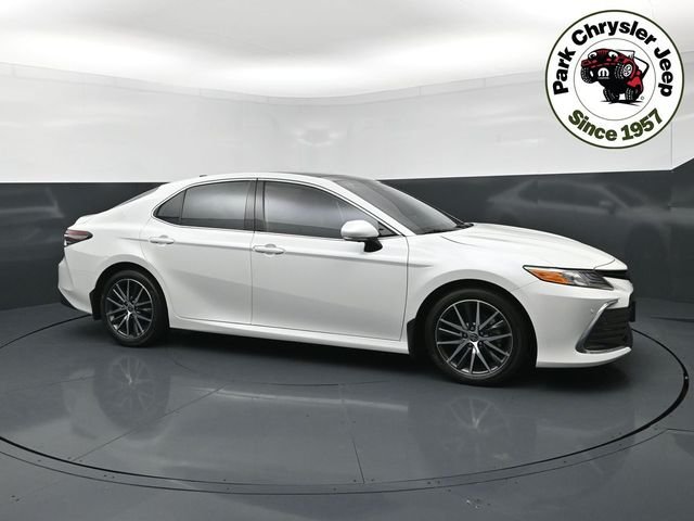 Used 2023 Beige Toyota XLE image 1
