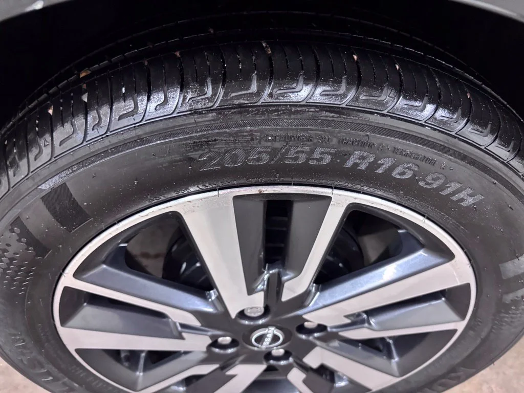 Used 2025 Black Nissan 1.6 S image 7