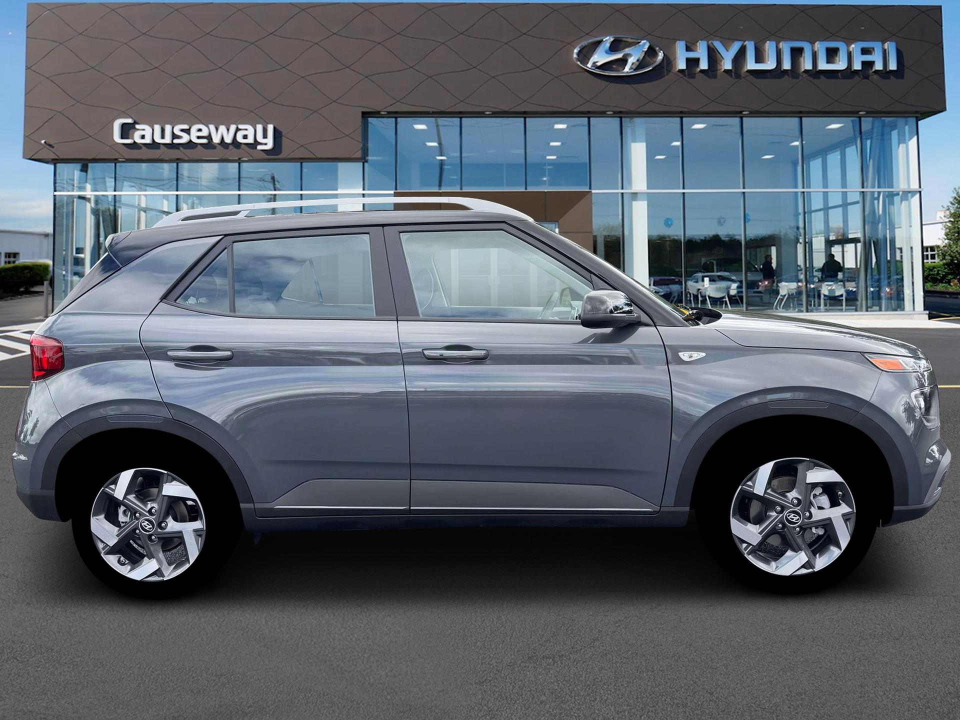 New 2026 Gray Hyundai SEL w/Two-Tone Roof image 9