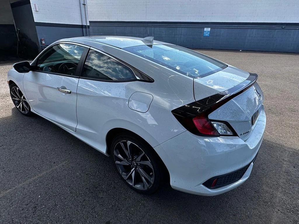 Used 2019 White Honda Touring image 16