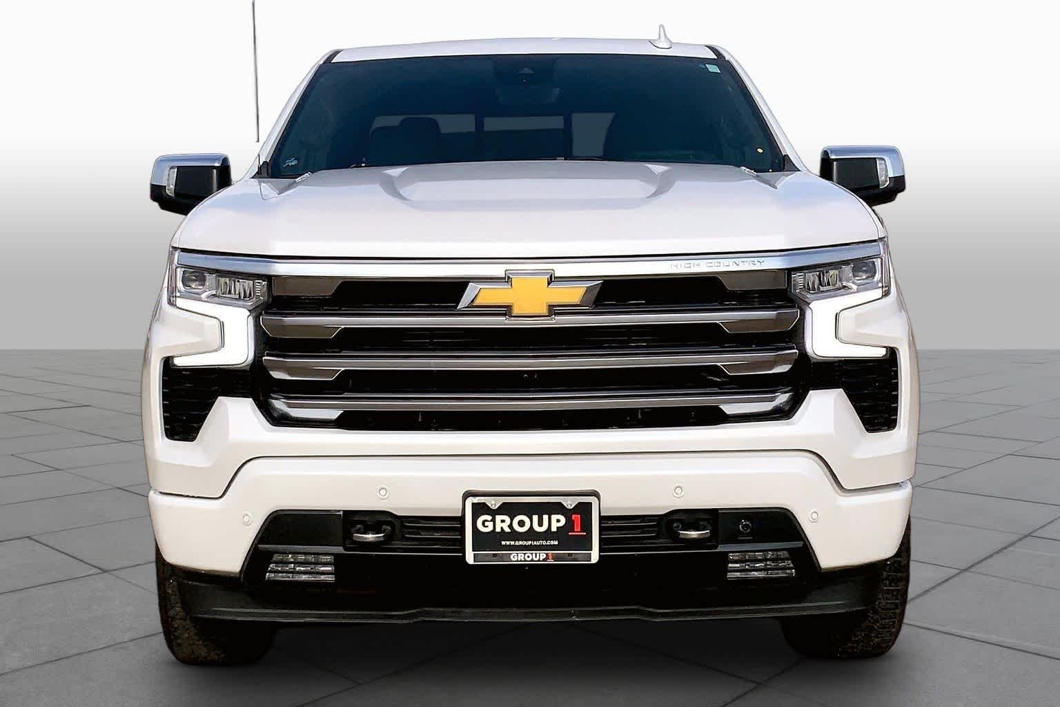 Used 2024 Iridescent Pearl Tricoat Chevrolet High Country image 4