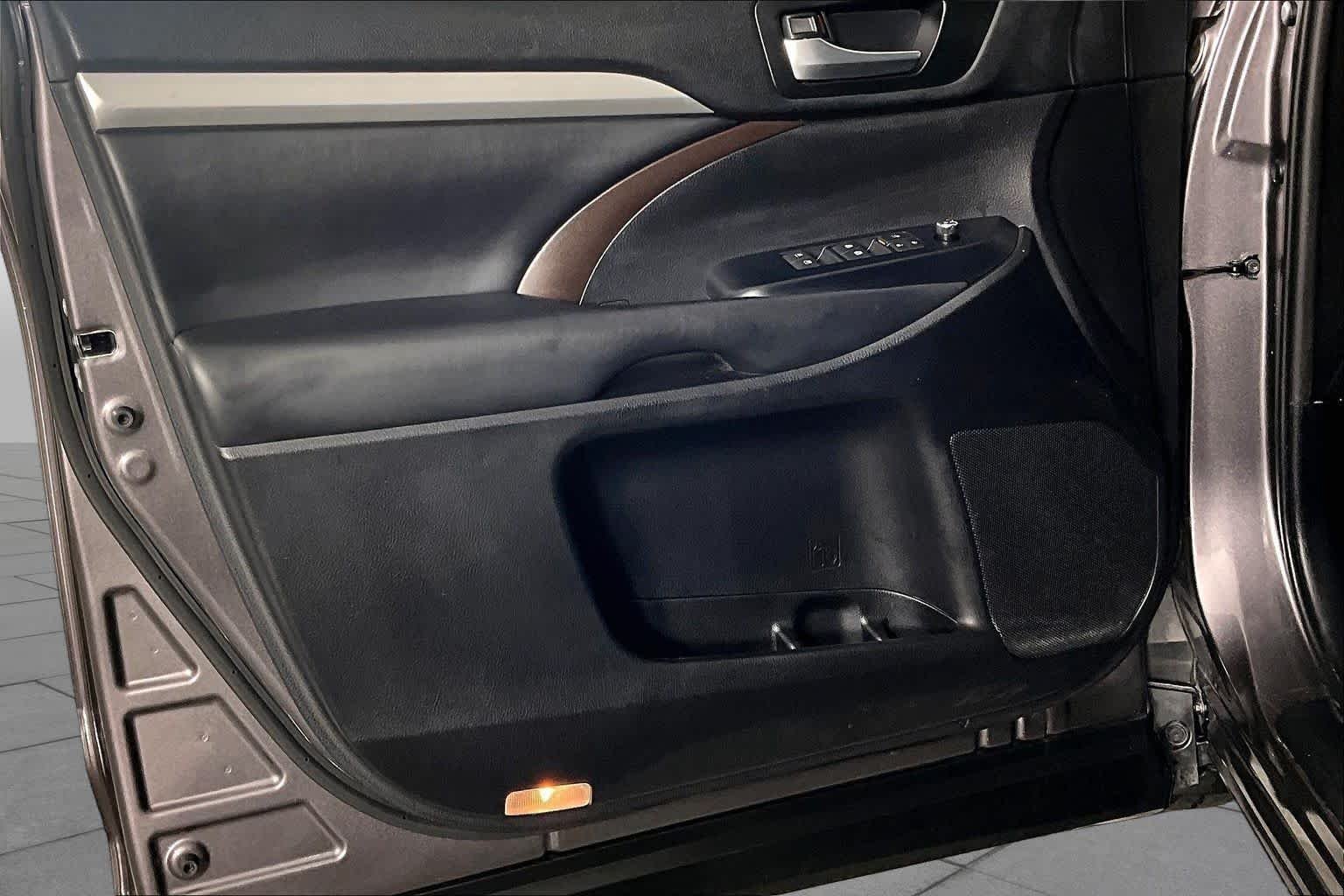 2019 Toyota Highlander XLE - Photo 21