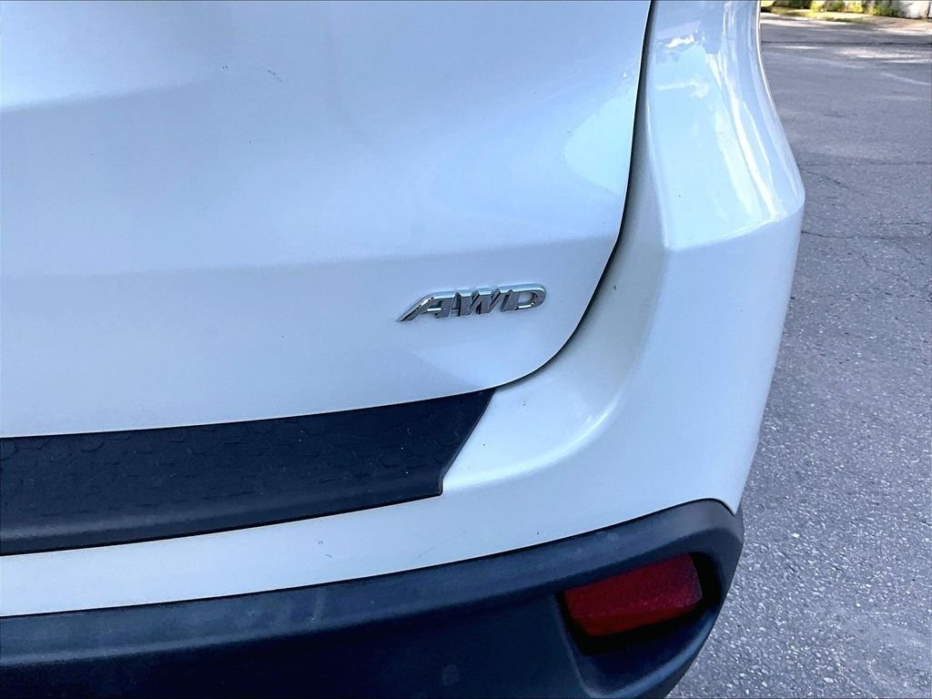 Used 2017 Blizzard Pearl Toyota LE image 30