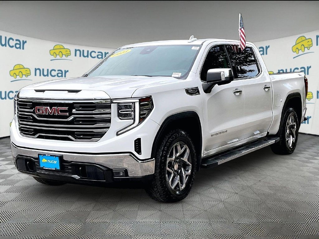 Used 2023 White GMC SLT image 3