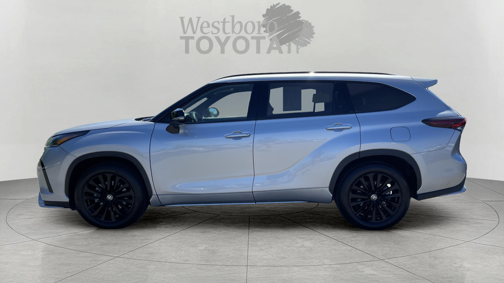 Used 2025 Silver Toyota XLE image 4