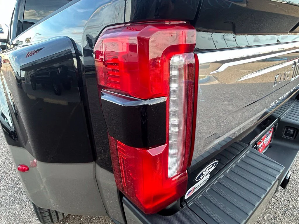 New 2027 Agate Black Metallic Ford F-350® King Ranch® image 8
