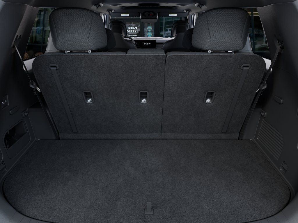 New 2027 Ebony Black Kia S image 19