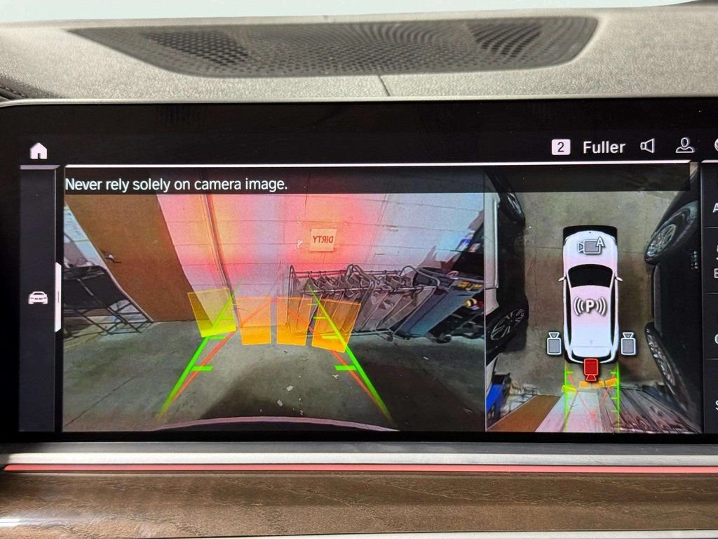 Used 2022 White Metallic BMW xDrive40i image 13