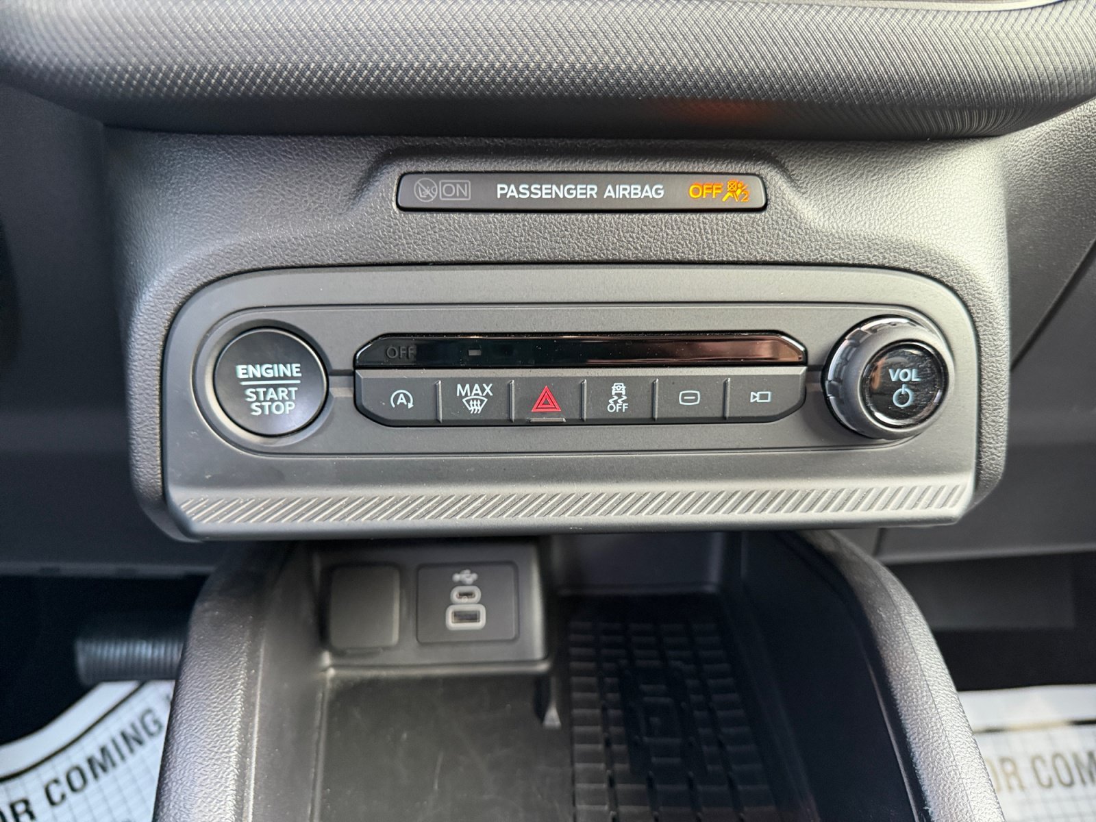 Used 2025 Green Metallic Ford Outer Banks image 13