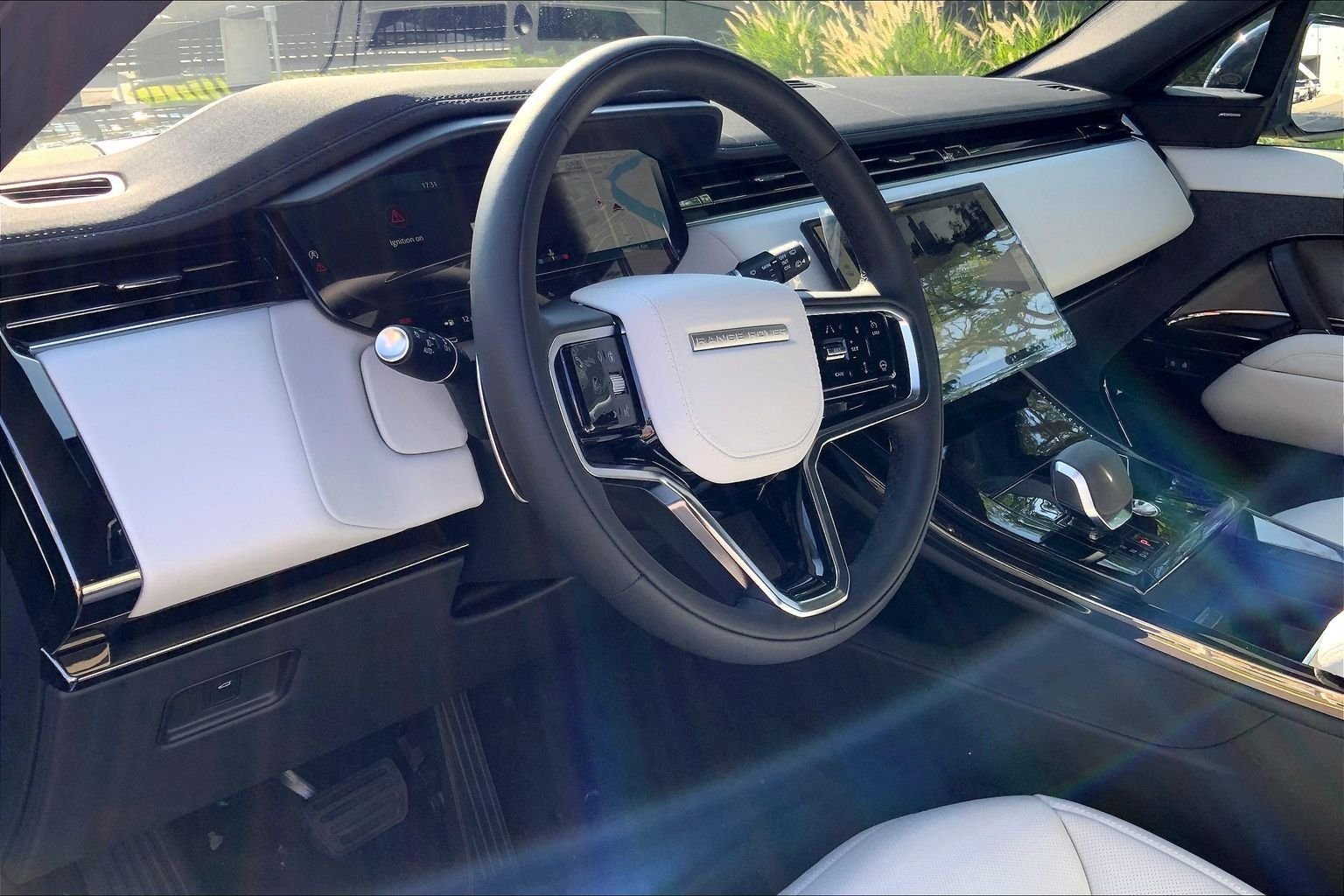 New 2026 Santorini Black Land Rover SE image 8