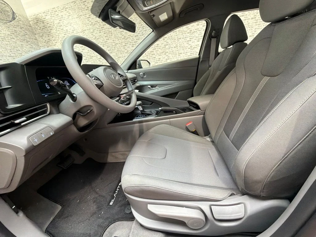 New 2026 Amazon Gray Hyundai SE image 23