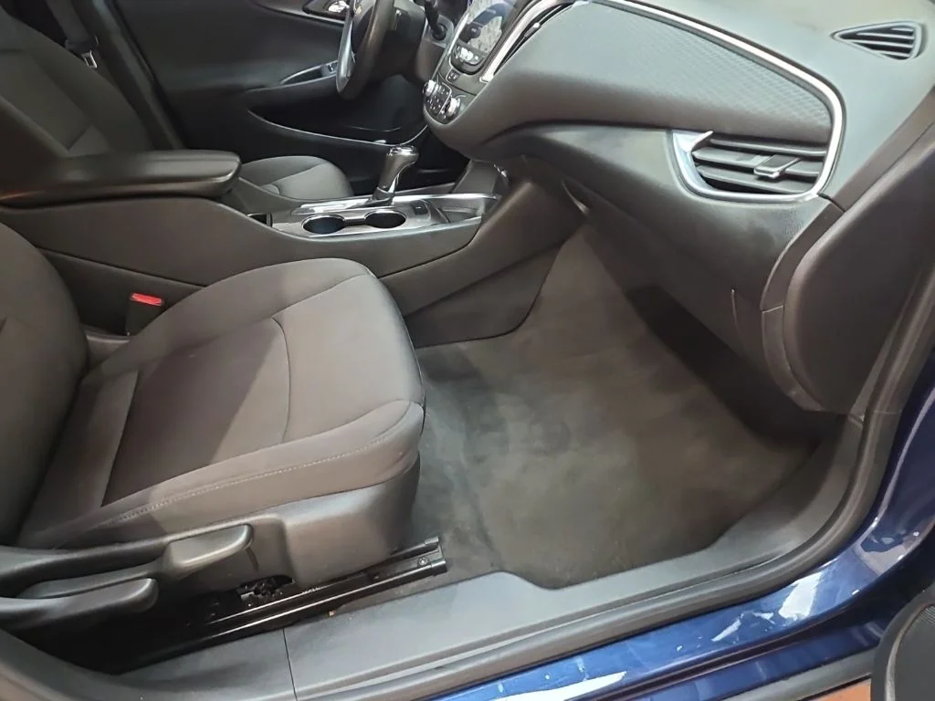 Used 2020 Blue Chevrolet LT image 10