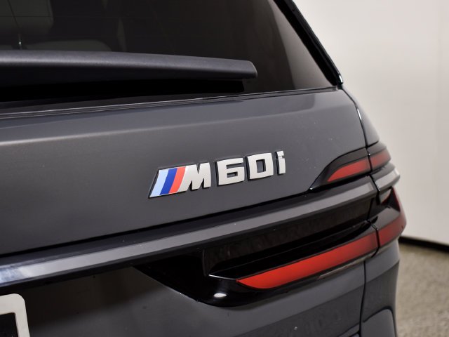 Used 2025 Gray BMW M60i image 14