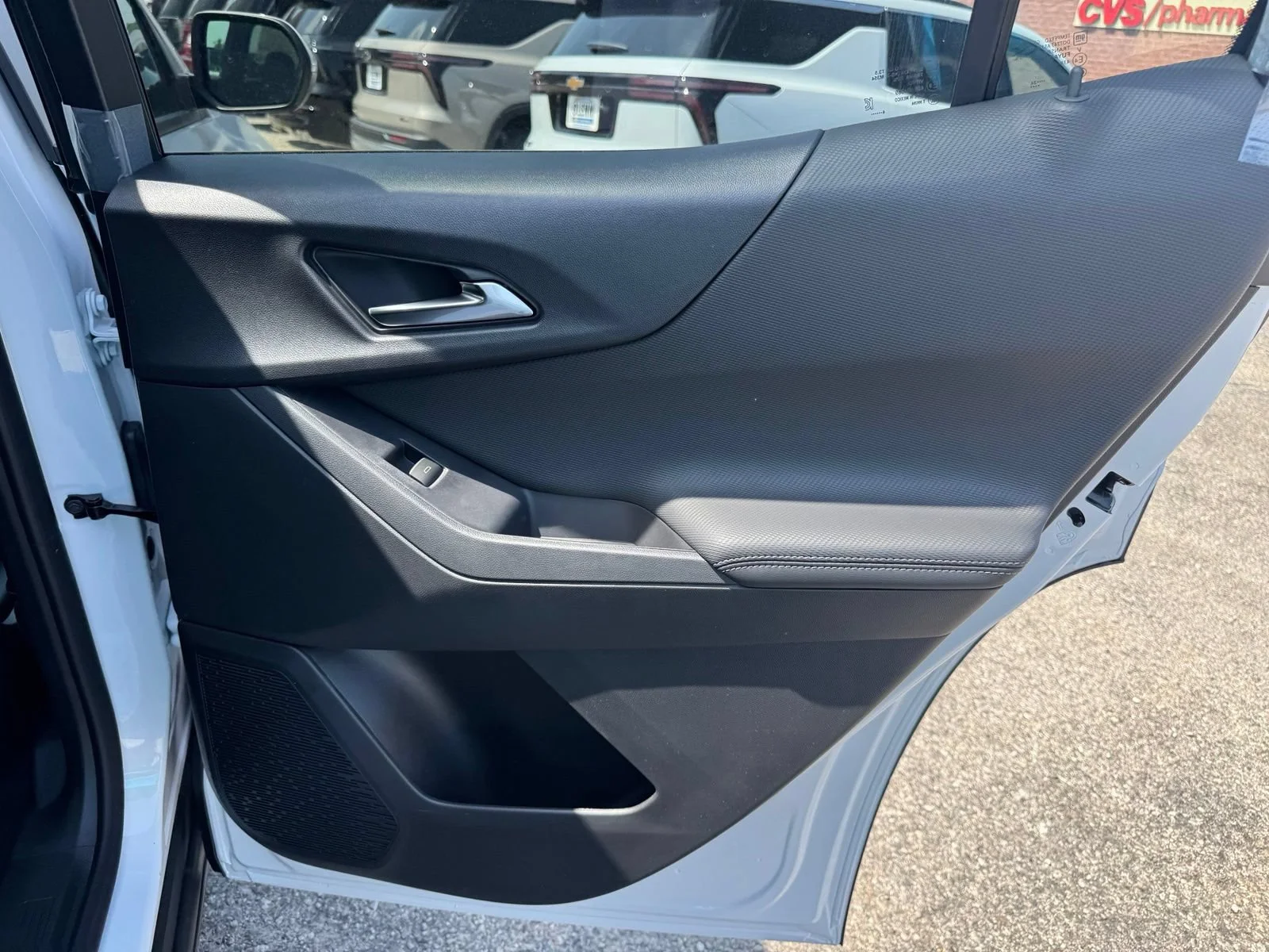 2027 Chevrolet Equinox LT - Photo 29
