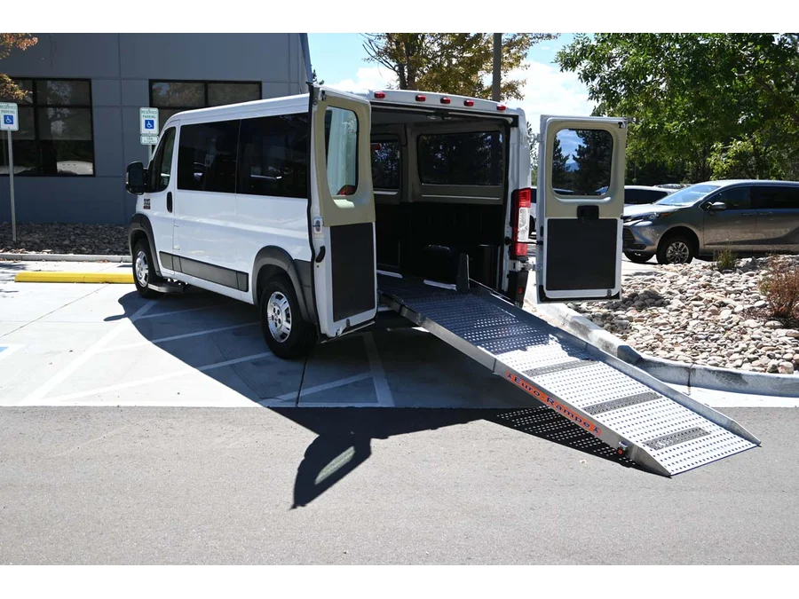 Used 2014 WHITE Ram 136 WB Low Roof Mobility Handicap Van image 2