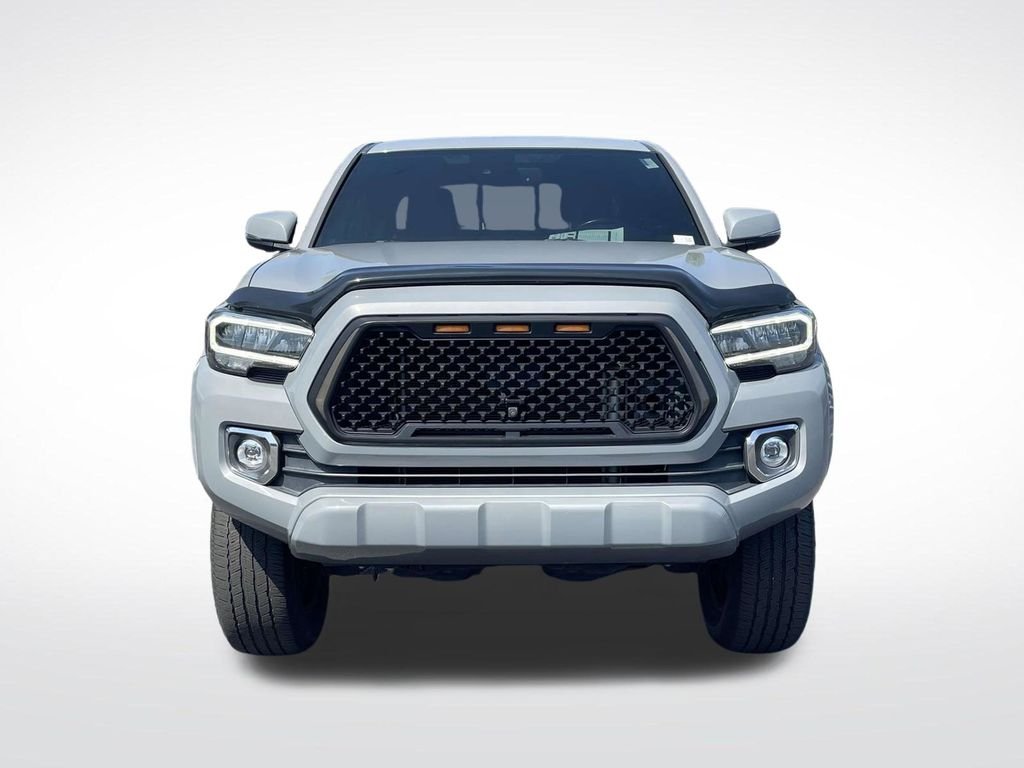 Used 2021  Toyota Limited image 2