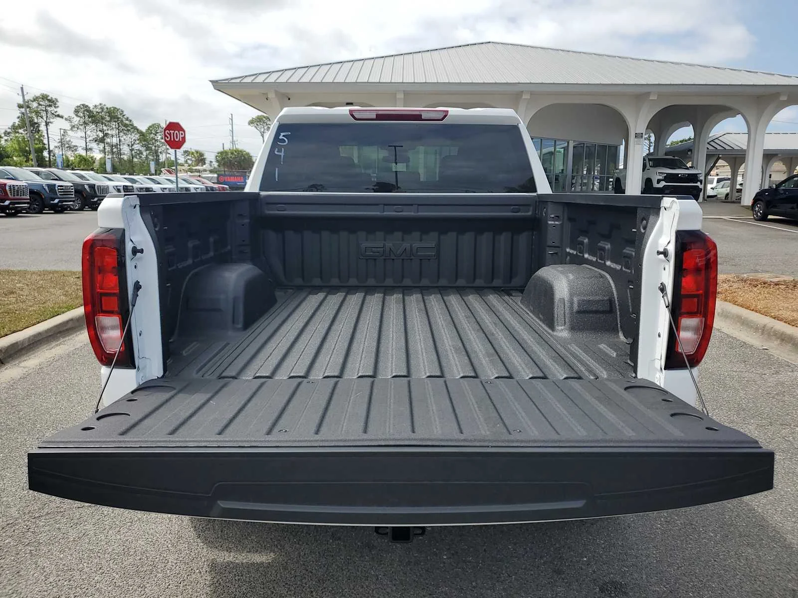 New 2026 Summit White GMC Elevation image 5