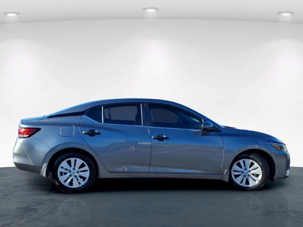 Used 2024 Gray Nissan S image 7