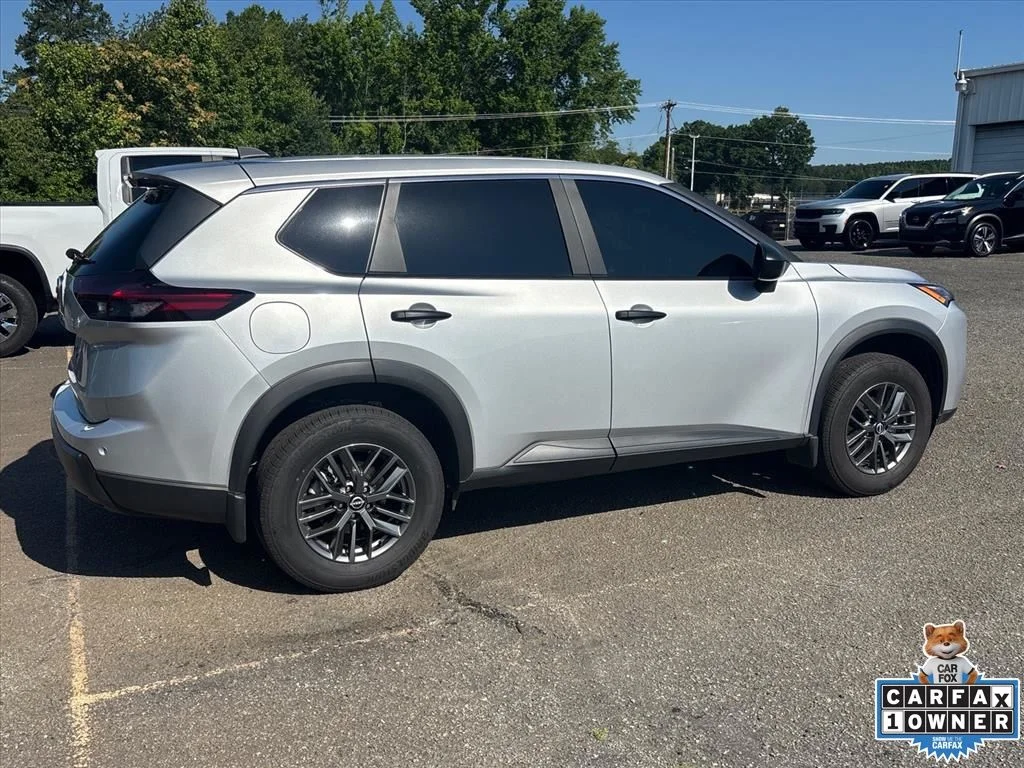 Used 2025 Silver Nissan S image 8
