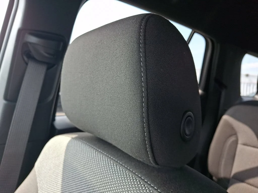 Used 2023 STERLING GRAY METALLIC Chevrolet LT Cloth image 18