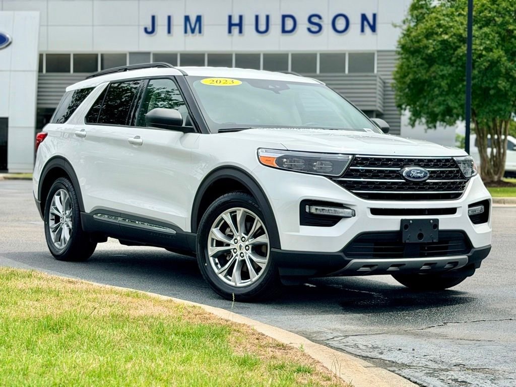 Certified Used 2023 White Ford XLT image 2