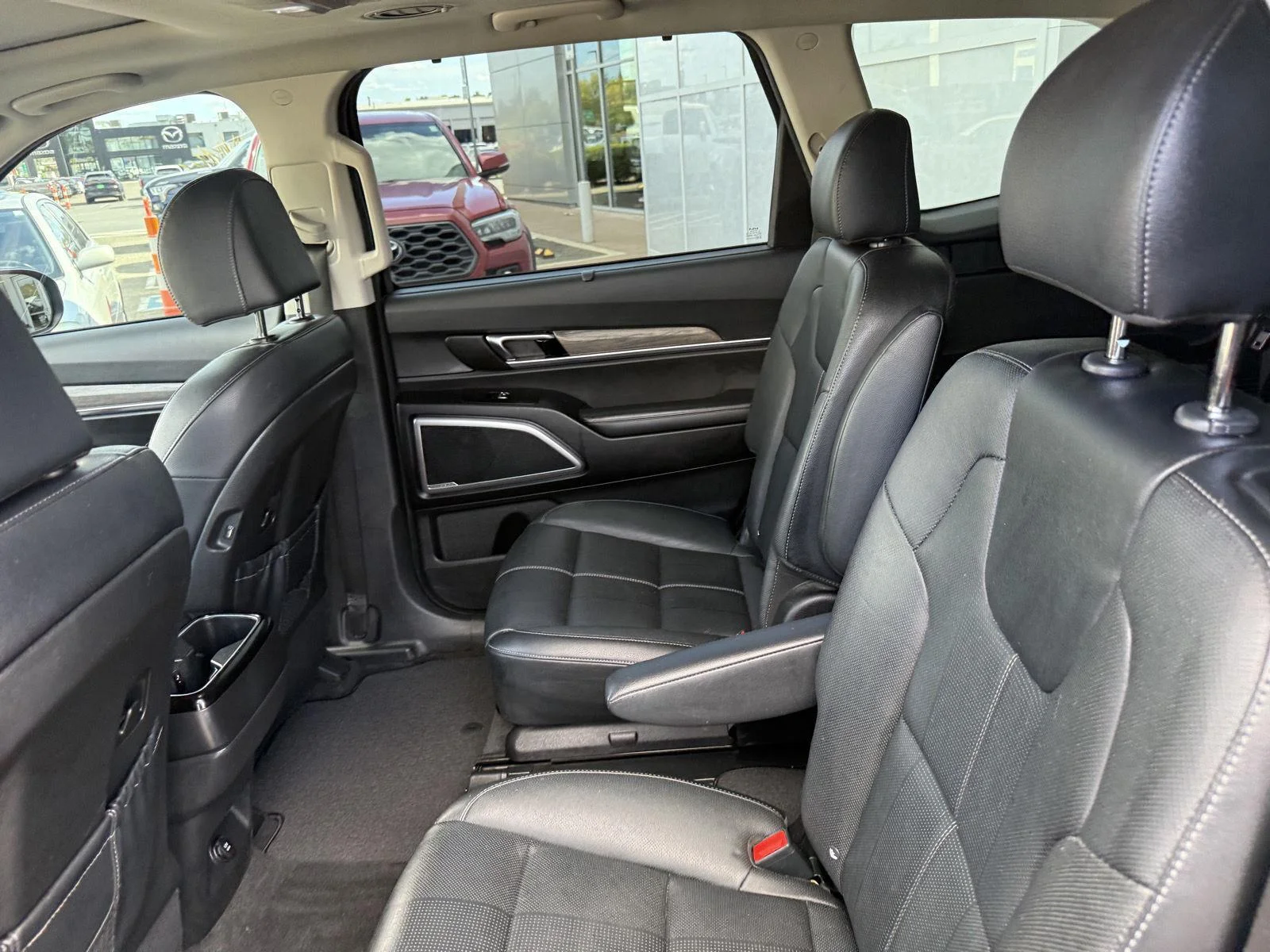 Used 2022 Ebony Black Kia EX image 15