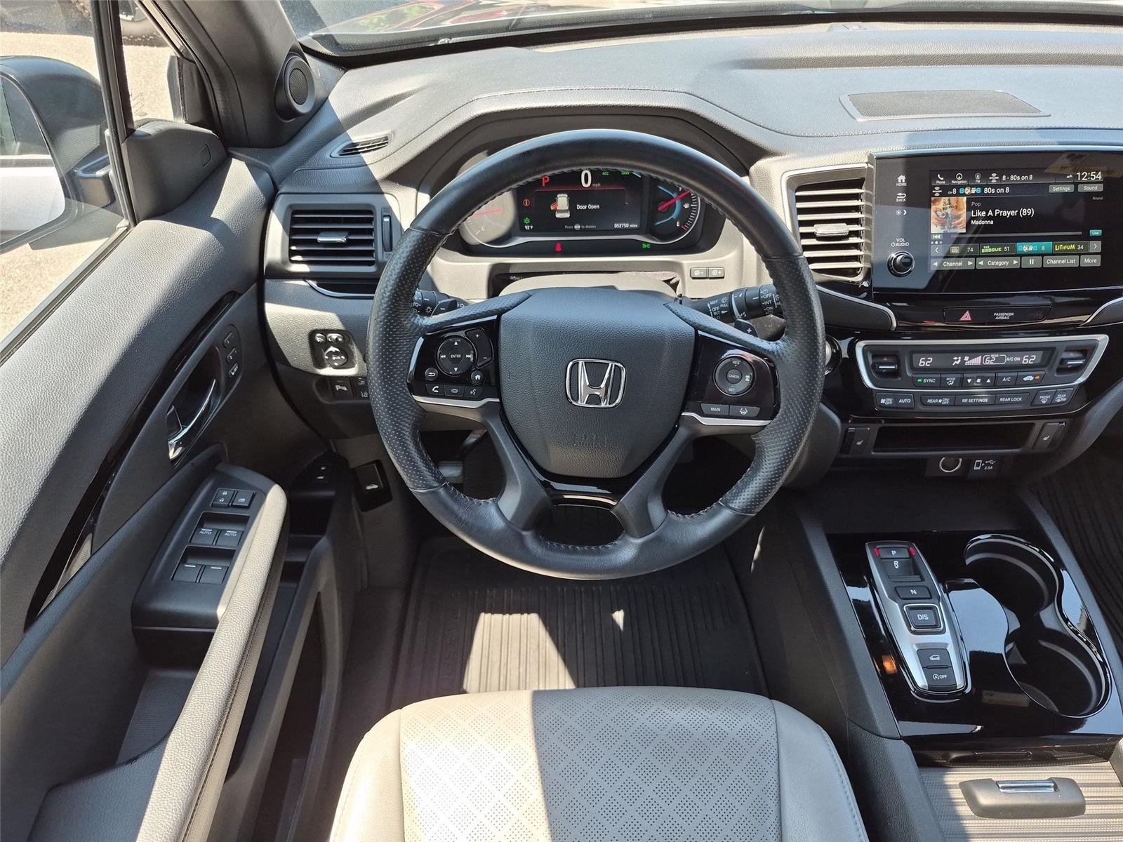 Used 2020 Modern Steel Metallic Honda Touring image 34
