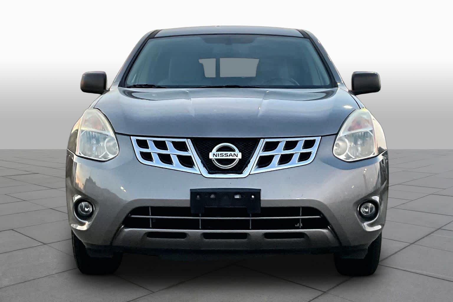 Used 2012 Platinum Graphite Nissan S image 4