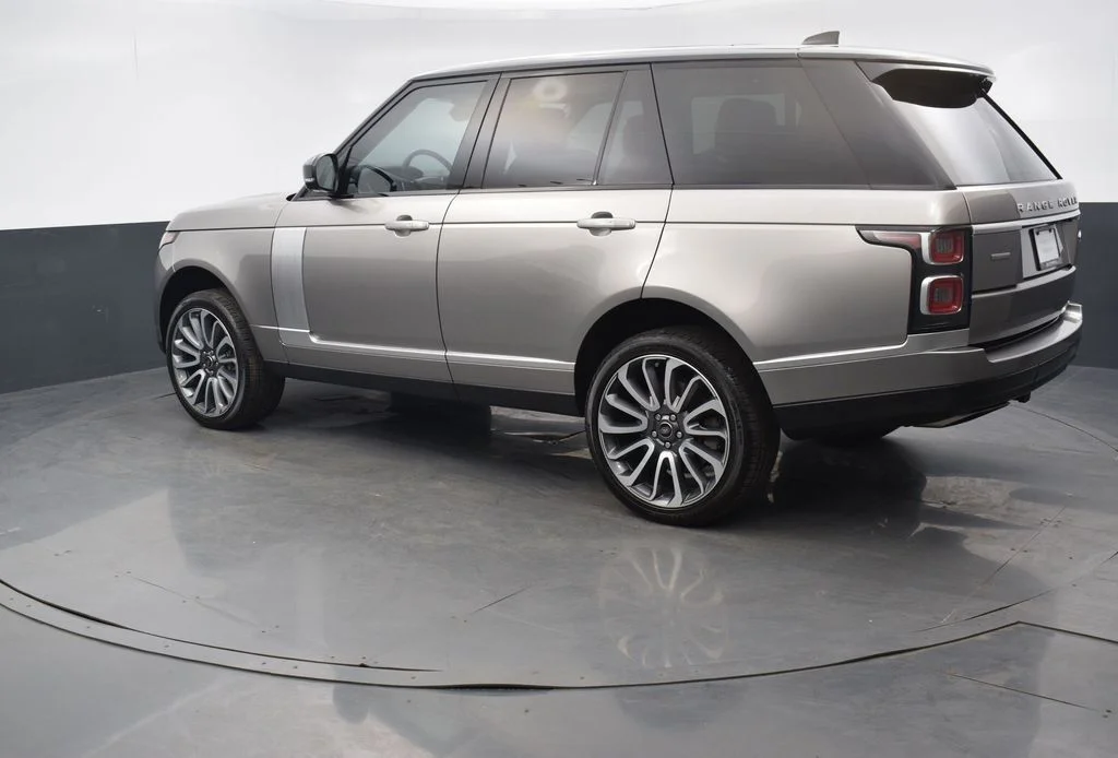 Used 2019 Silver Land Rover 5.0L V8 Supercharged Autobiography image 4