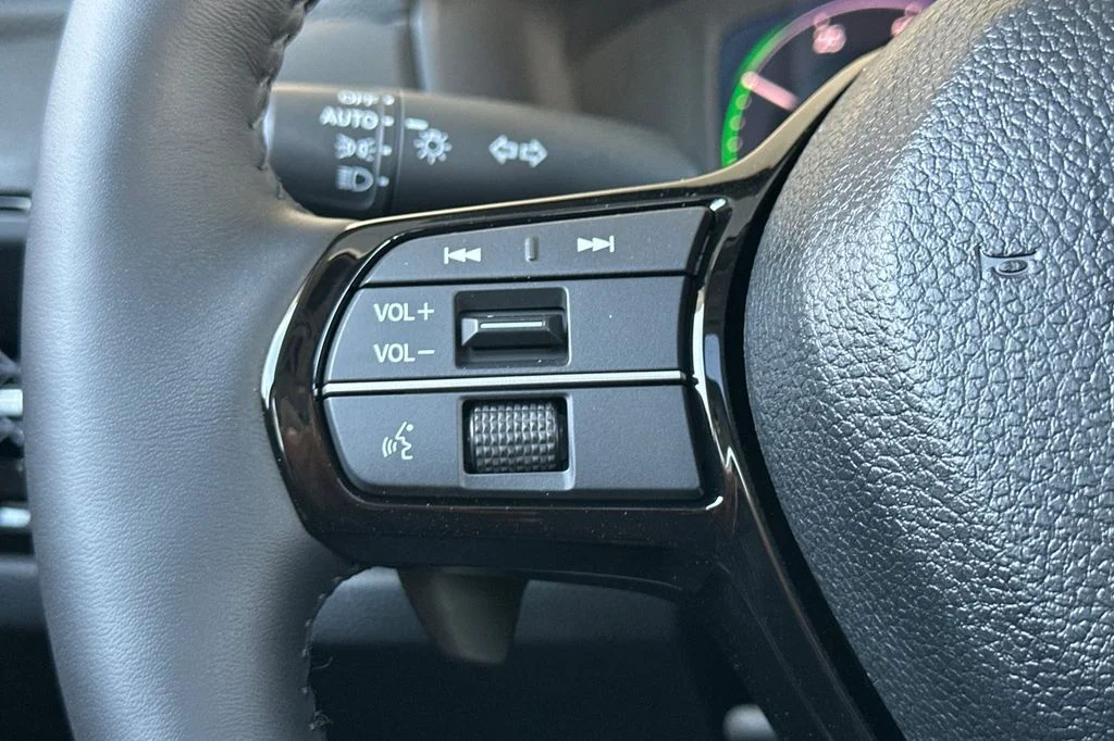 New 2026 Urban Gray Pearl Honda Touring image 25
