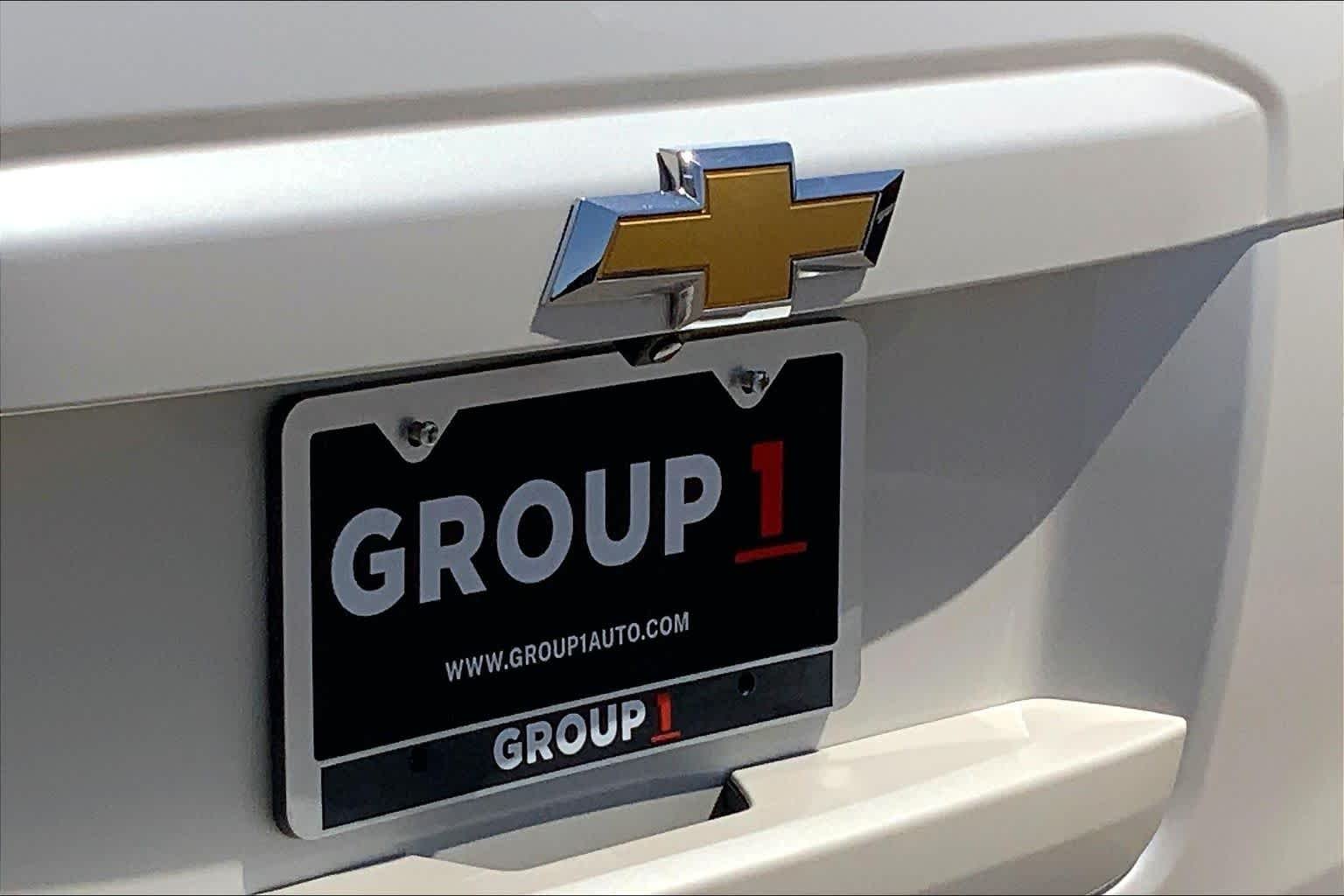 Used 2015 White Diamond Tricoat Chevrolet LTZ image 31