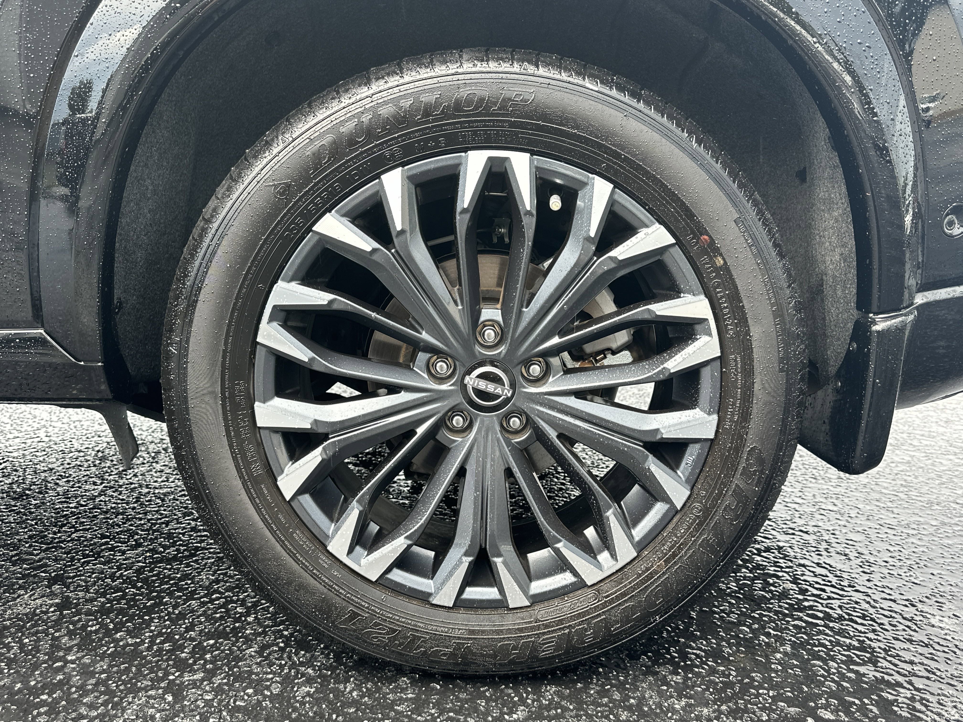 Used 2024 Super Black Nissan Platinum image 22