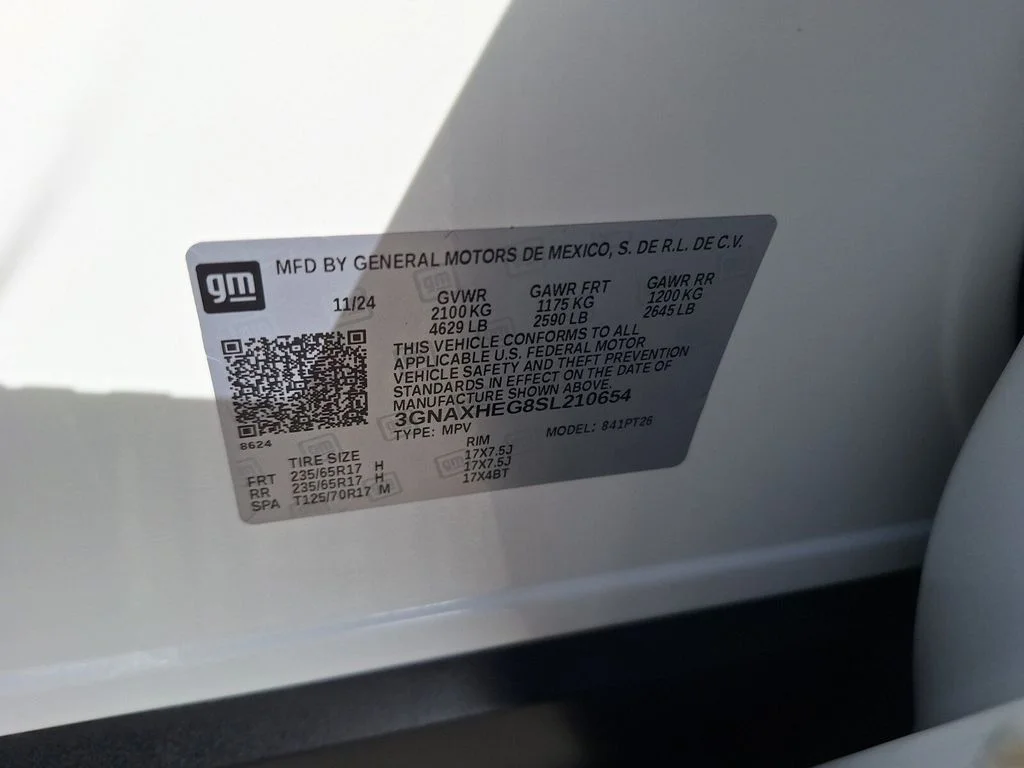 Used 2025 Summit White Chevrolet LT image 31
