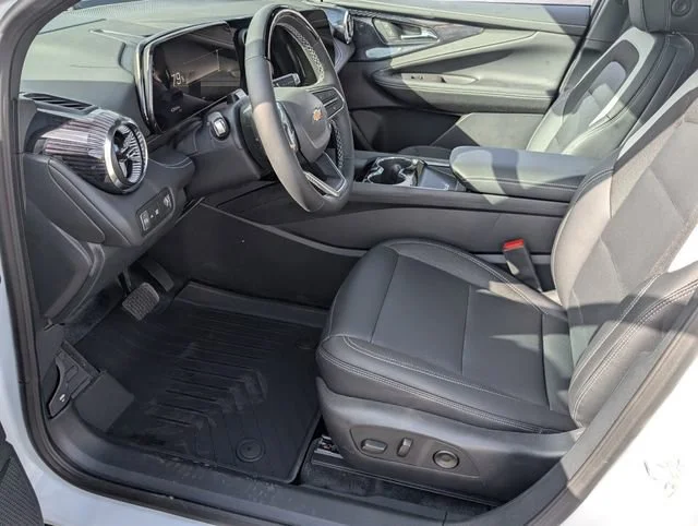 New 2026 Summit White Chevrolet LT image 5