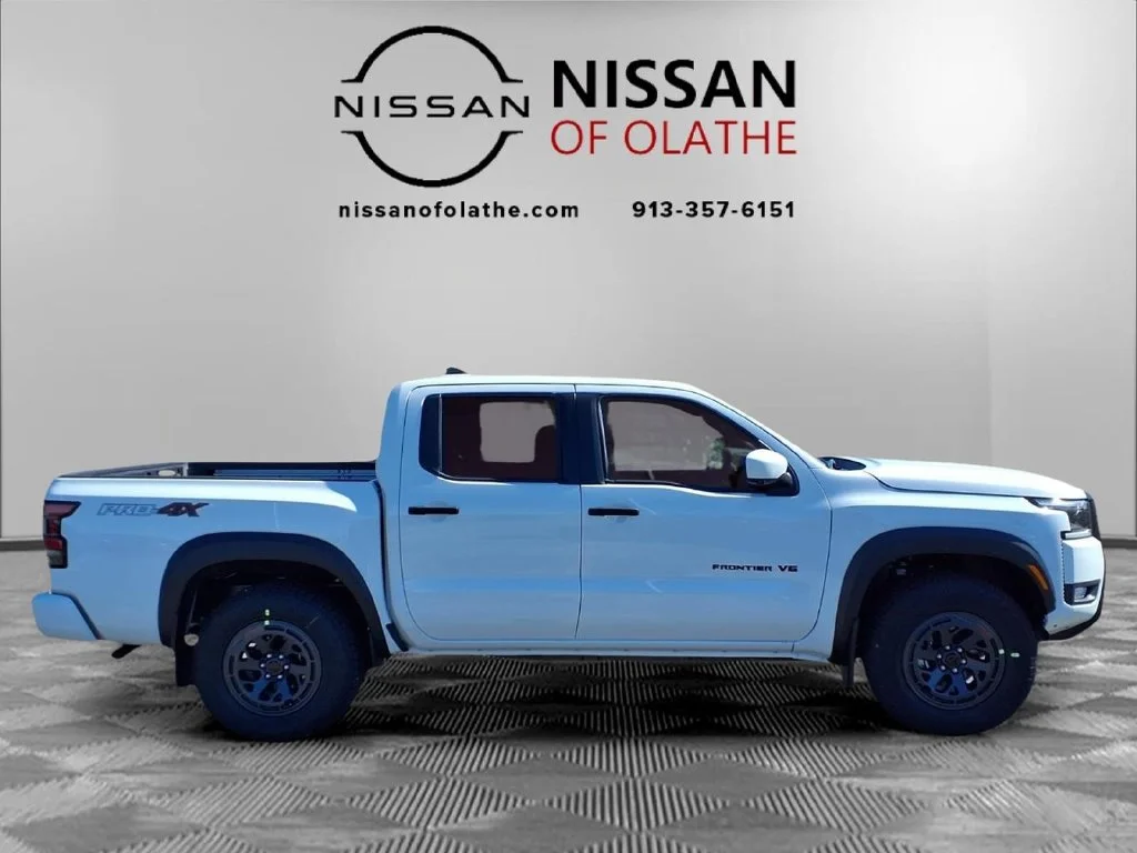 New 2027 White Nissan PRO-4X image 28