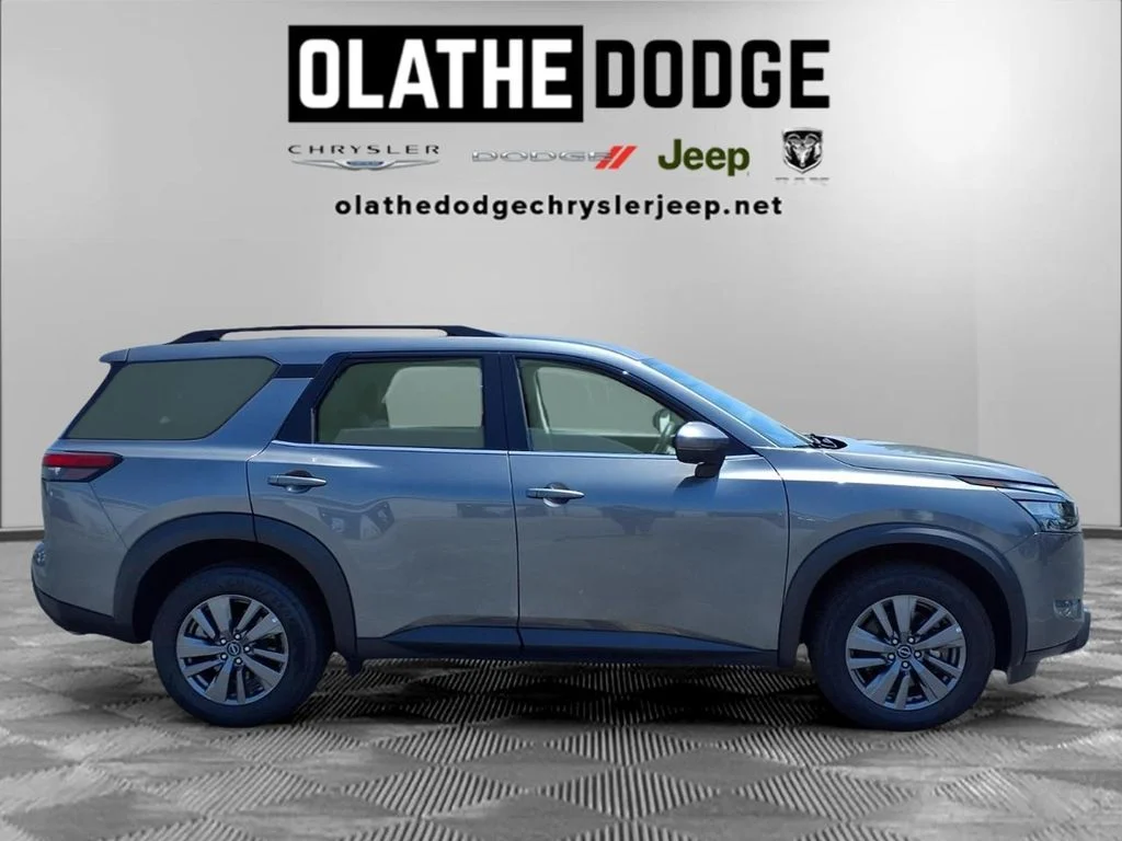 Used 2024 Gray Nissan SV image 29