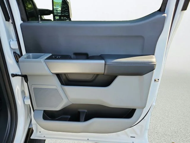 New 2026 Oxford White Ford F-250® XL image 18