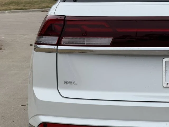 New 2026 White Volkswagen 2.0T SEL Premium R-Line image 5