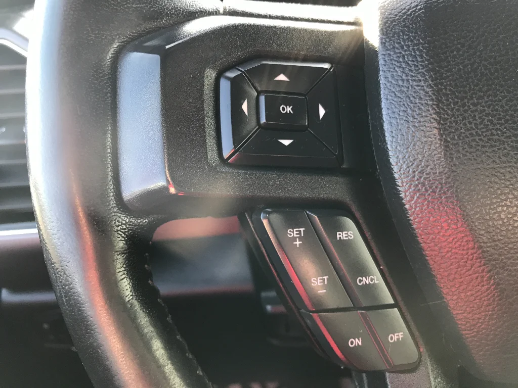 Used 2019 Oxford White Ford XLT image 11