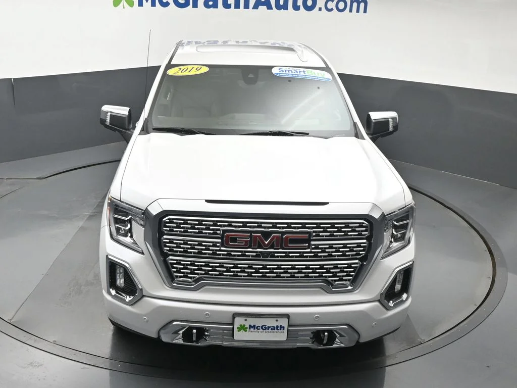 Used 2019 White GMC Denali image 31