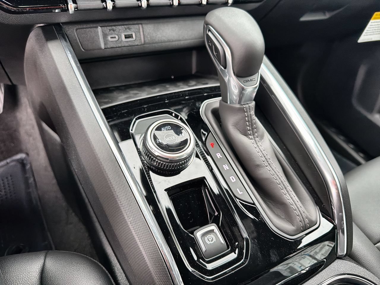 New 2026 Onyx Black GMC Elevation image 14