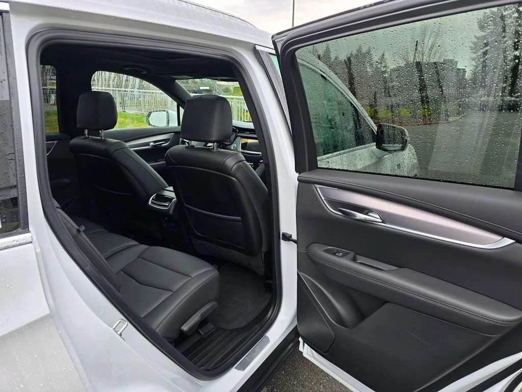 Used 2025 Crystal White Tricoat Cadillac Luxury image 13
