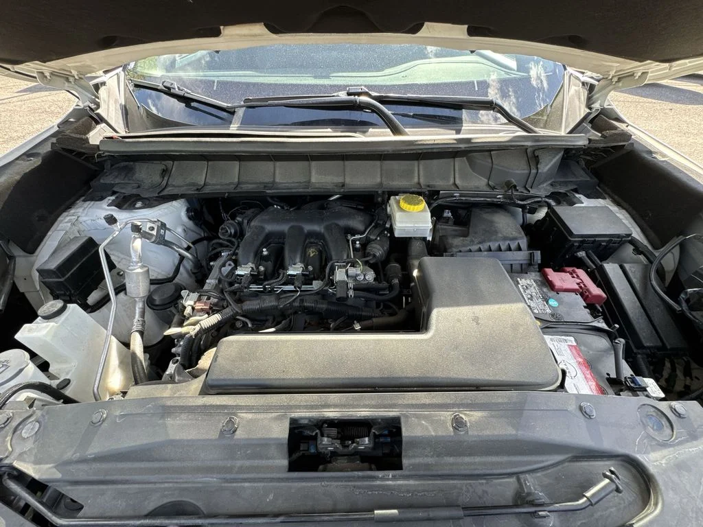 Used 2023 White Nissan Rock Creek image 25