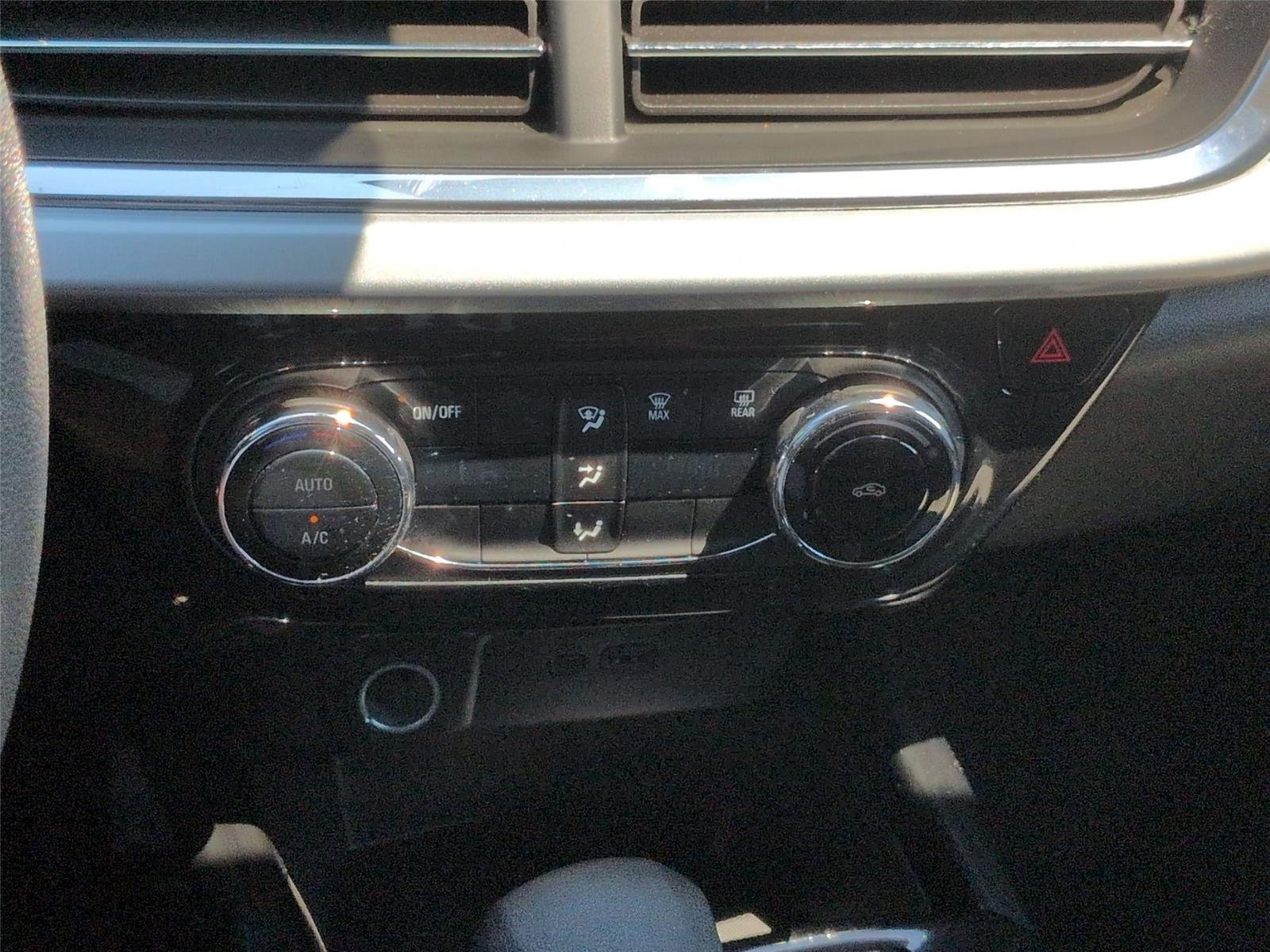 Used 2025  CHEVROLET 1LT image 27