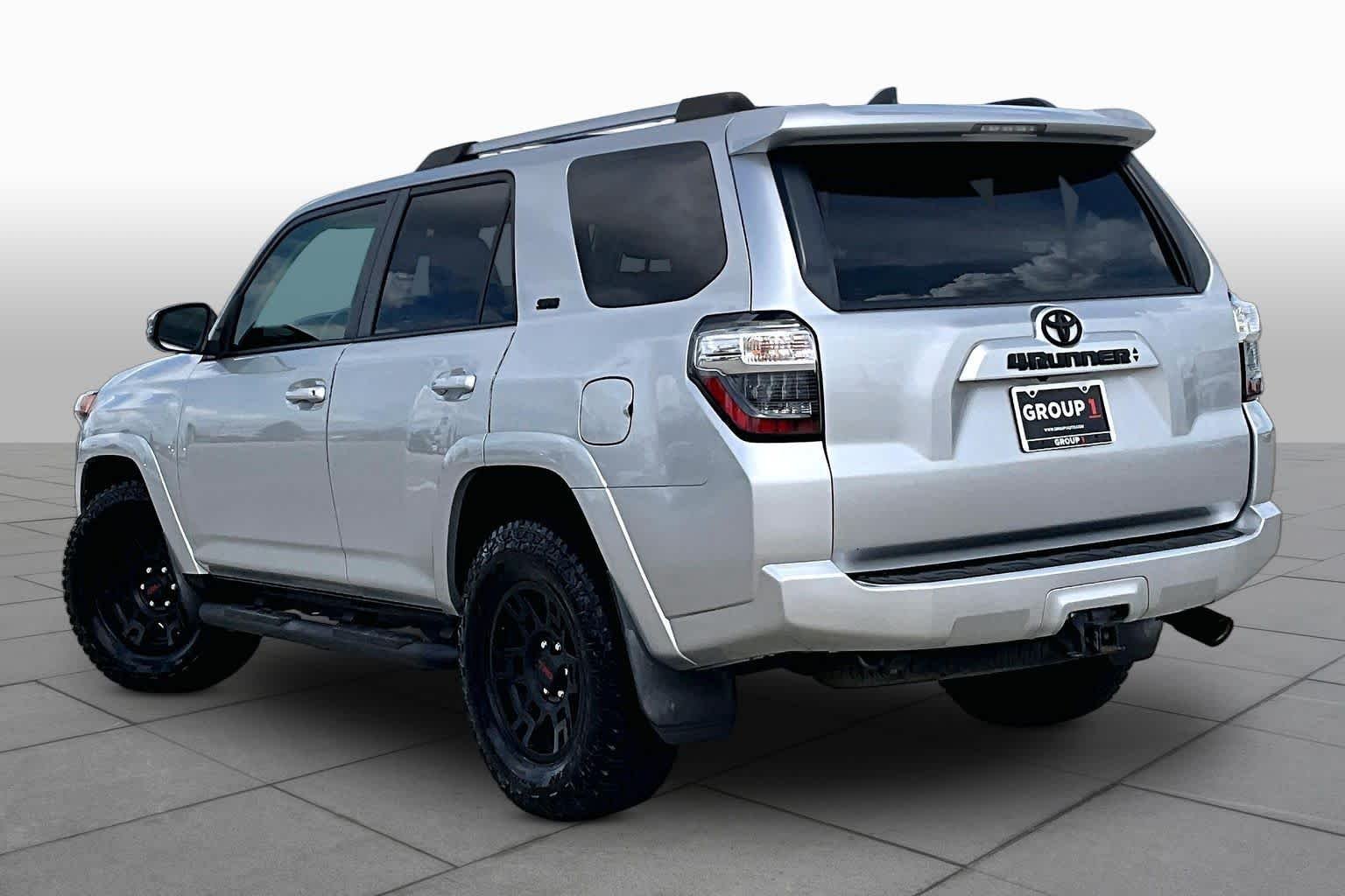 Used 2022 Classic Silver Metallic Toyota SR5 Premium image 12