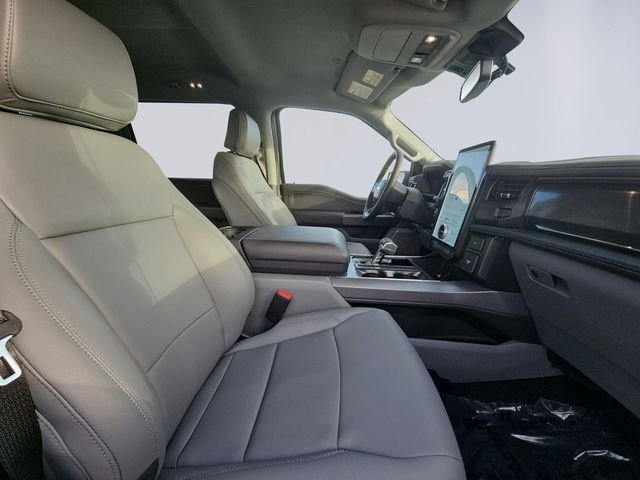 2025 Ford F-150 Lightning Flash - Photo 15