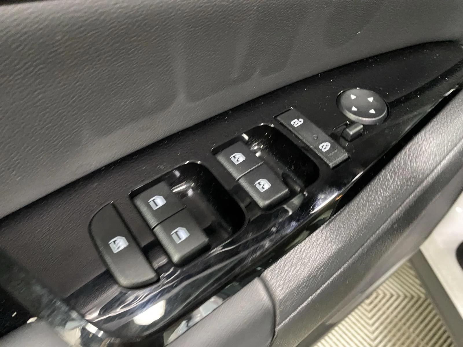 Used 2024 Glacial White Pearl Kia EX image 17