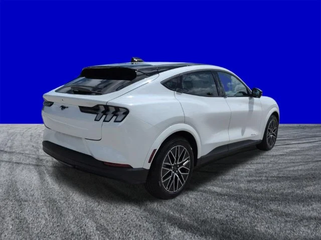 New 2026 Star White Metallic Tri-coat Ford Premium image 4