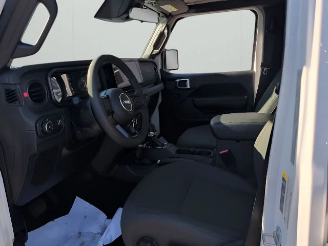 Used 2025 White Jeep Rubicon image 10