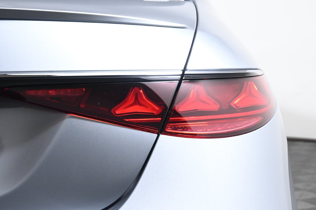 New 2027 Cirrus Silver Metallic Mercedes-Benz S 500 image 13